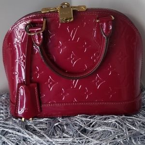 ISO wallet to match.